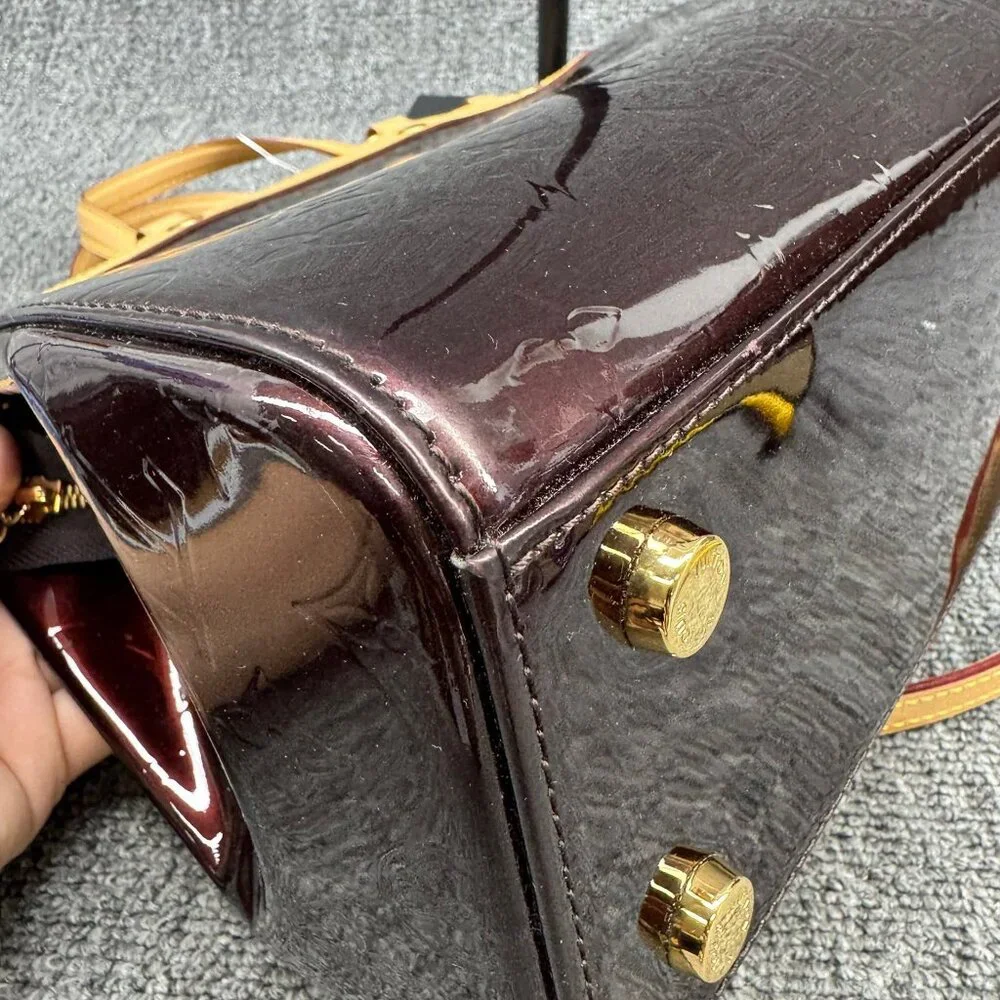LOUIS VUITTON Brea Amarante Monogram Vernis Handbag 699-072225